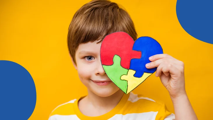 criança com autismo brincando
